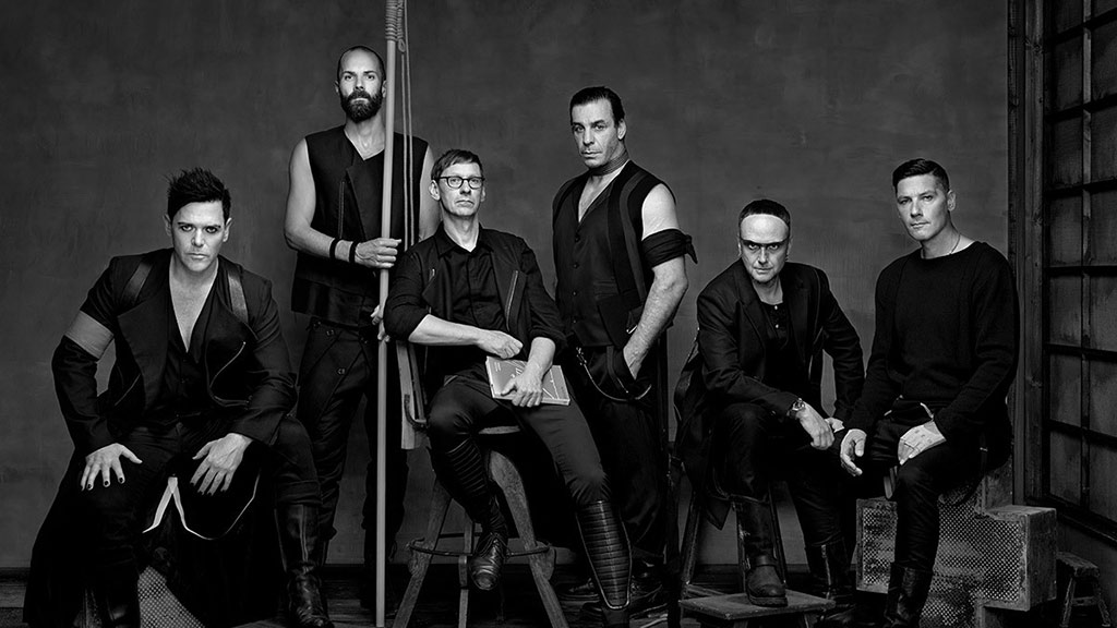 德国重金属乐队战车乐队 rammstein 最新单曲引强烈争议,胆小慎入